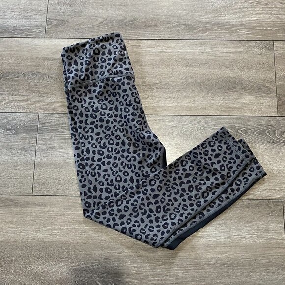 Allfenix Legging Size M Cheetah Print Polyester Spandex Grey Black - Picture 3 of 6